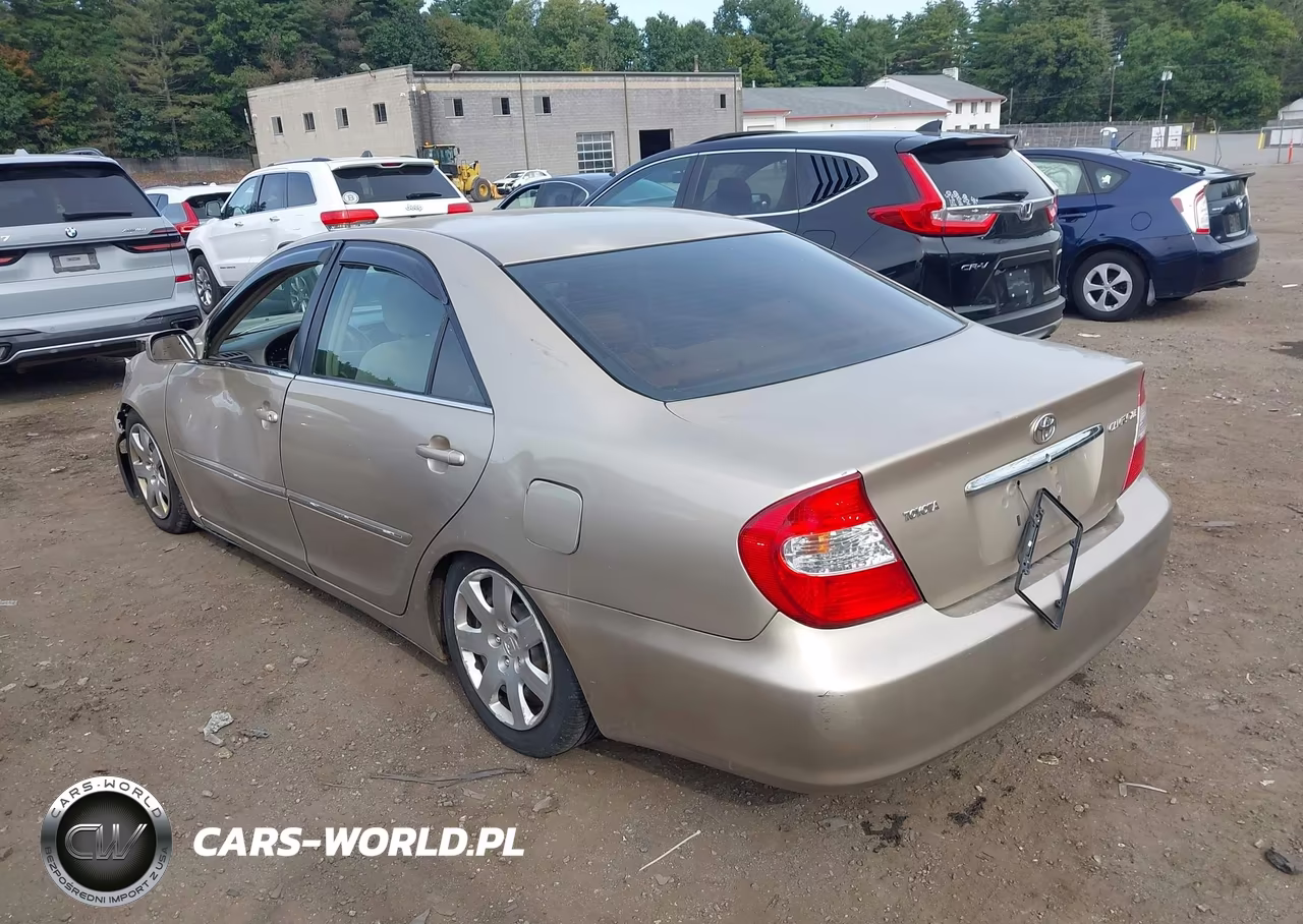 2002 Toyota Camry Xle VIN:4T1BE30K82U043179 - 3