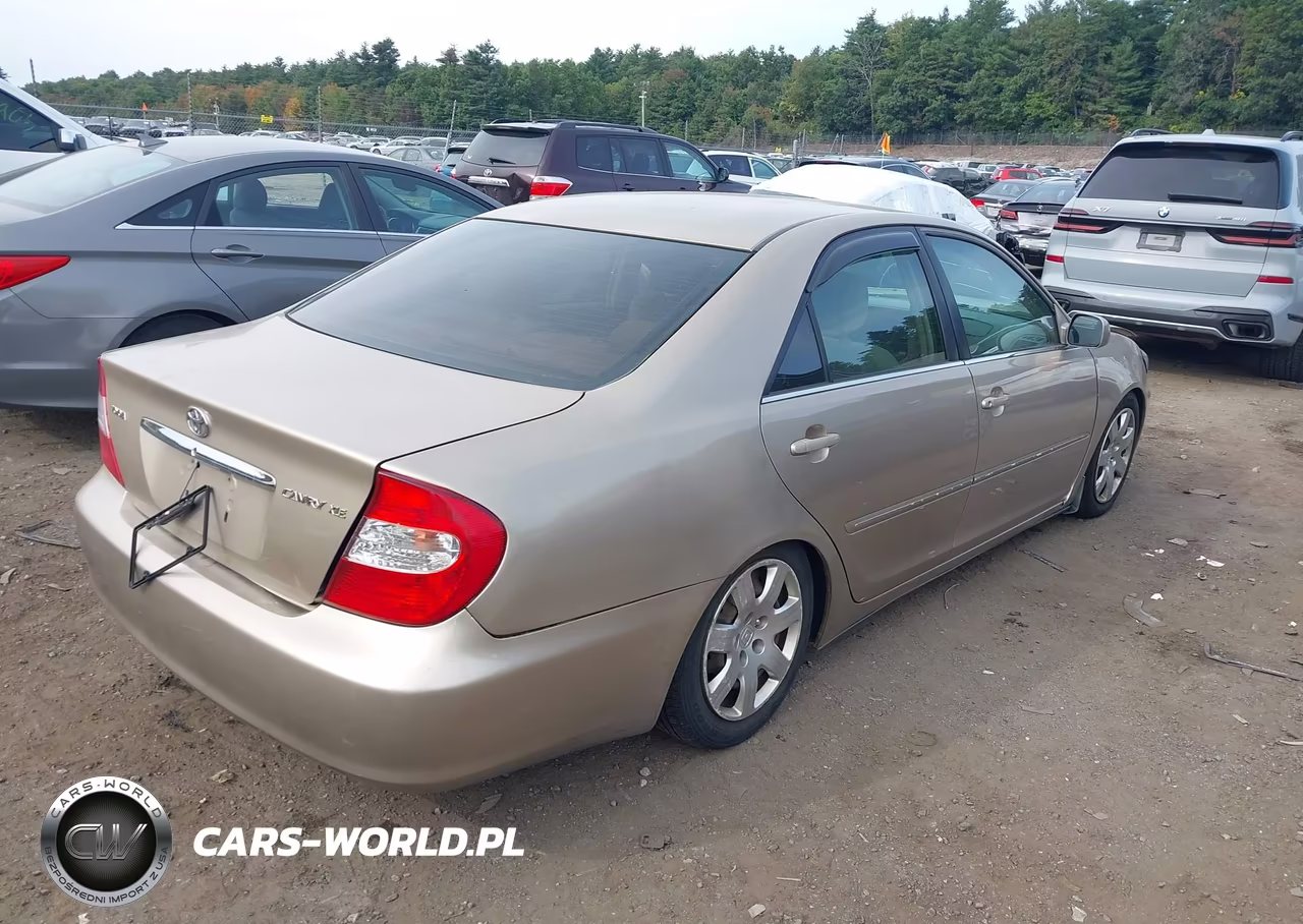 2002 Toyota Camry Xle VIN:4T1BE30K82U043179 - 4