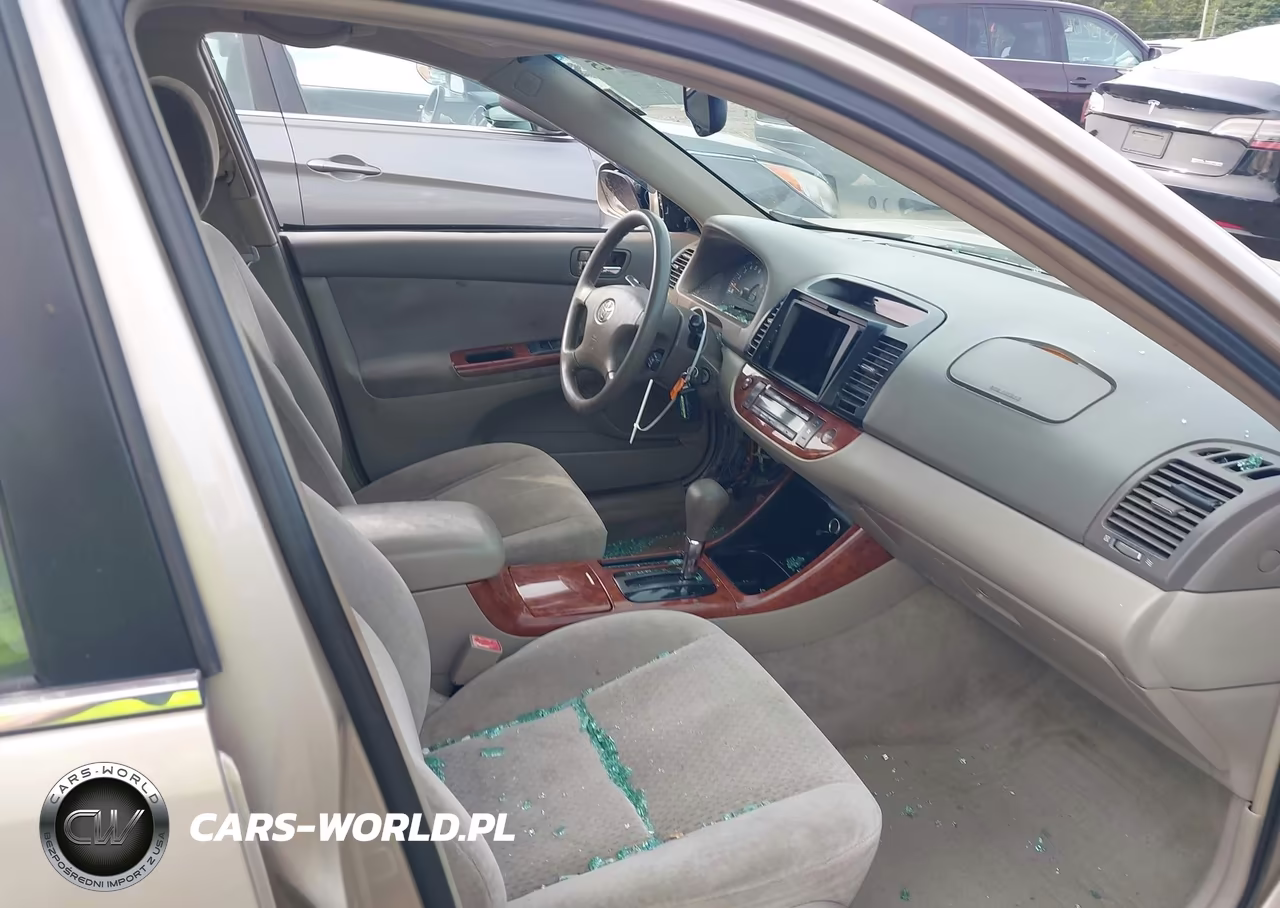 2002 Toyota Camry Xle VIN:4T1BE30K82U043179 - 5