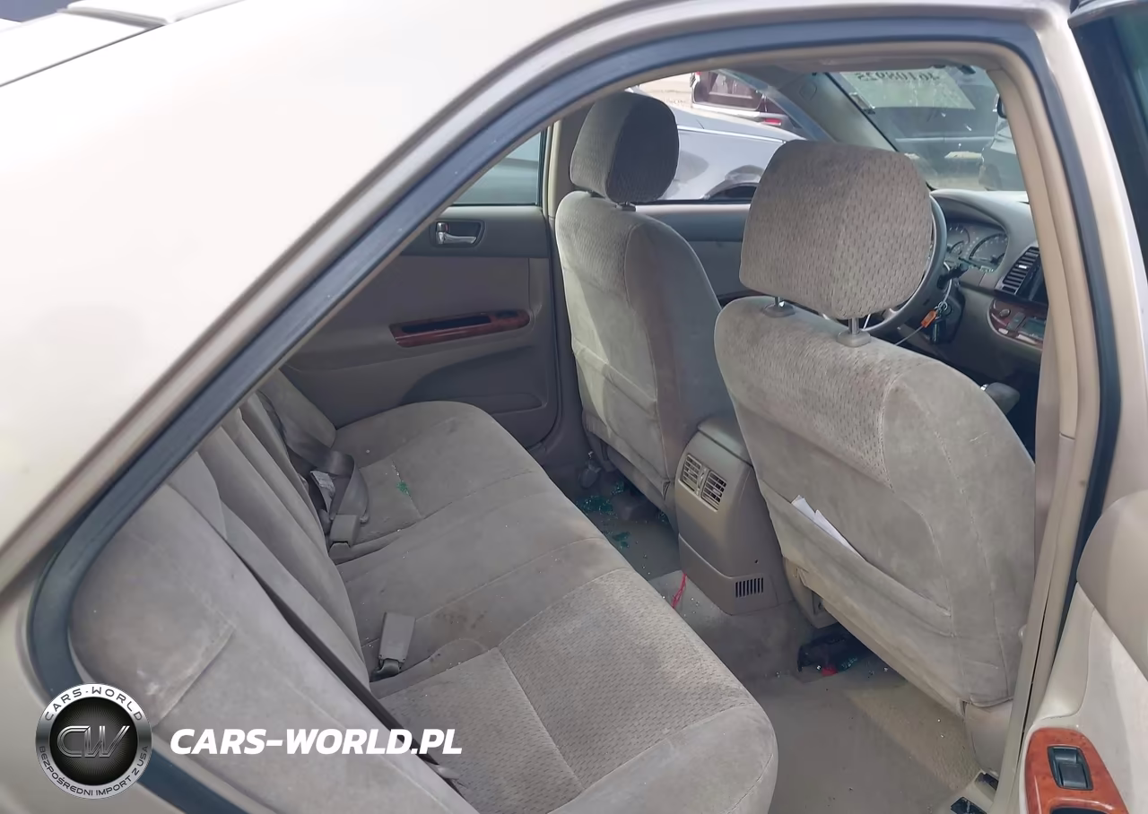 2002 Toyota Camry Xle VIN:4T1BE30K82U043179 - 8