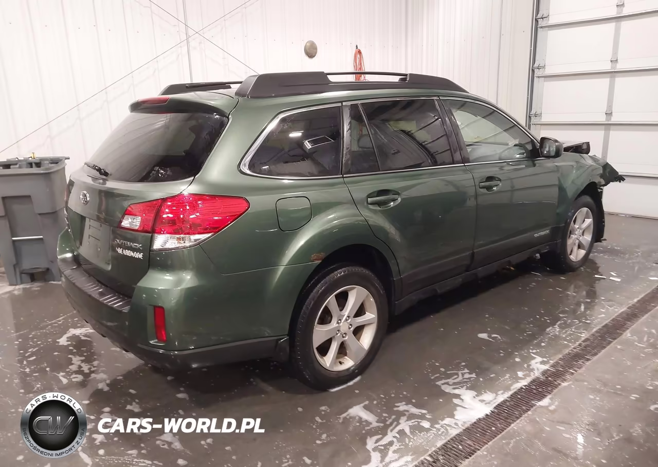 2013 Subaru Outback 2.5I Premium VIN:4S4BRCCC0D3298331 - 4