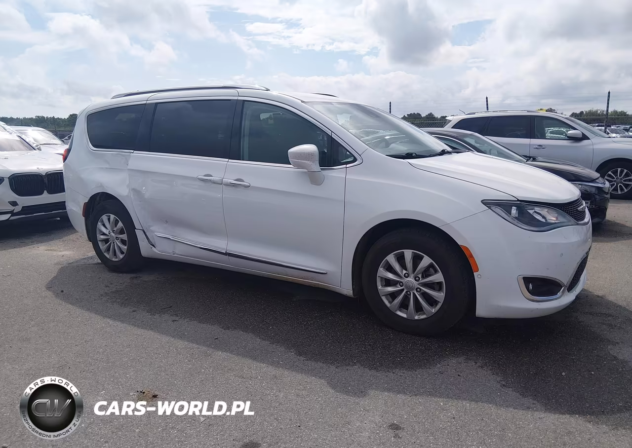 2019 Chrysler Pacifica Touring L VIN:2C4RC1BGXKR626551 - 13