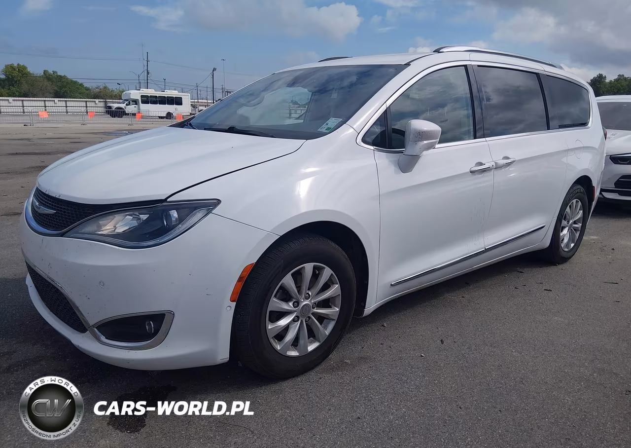 2019 Chrysler Pacifica Touring L VIN:2C4RC1BGXKR626551 - 2