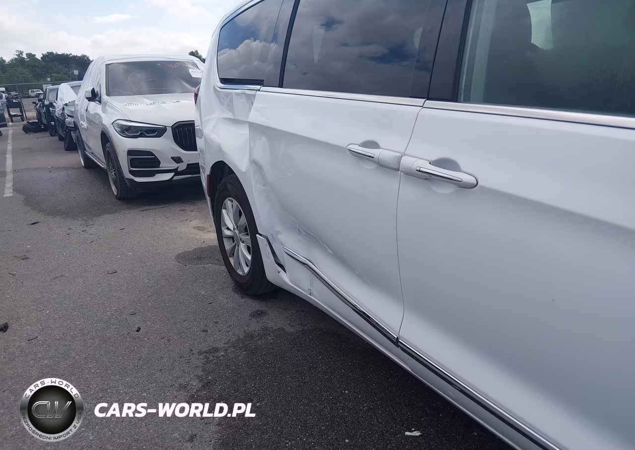 2019 Chrysler Pacifica Touring L VIN:2C4RC1BGXKR626551 - 6