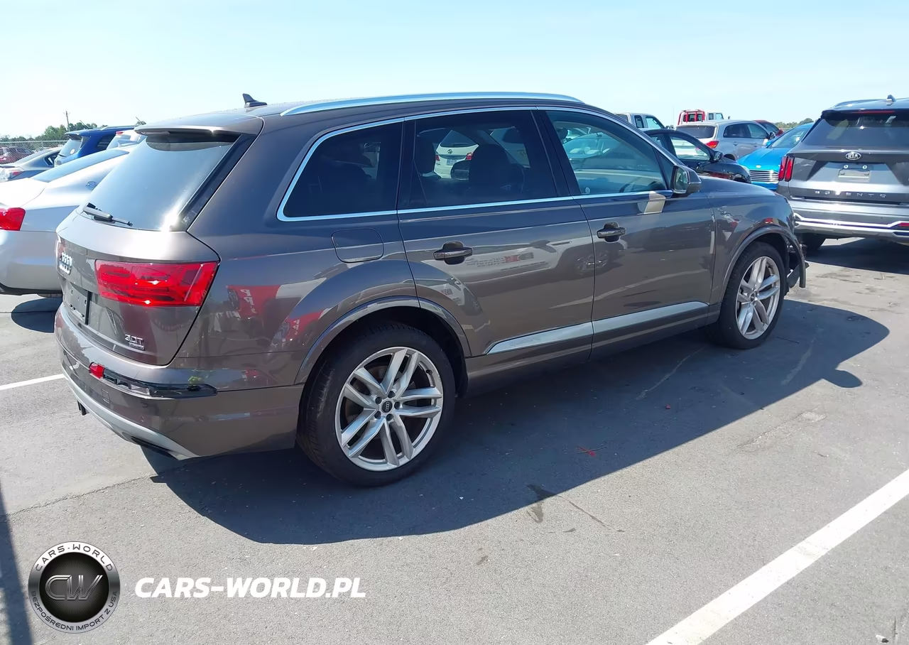 2017 Audi Q7 3.0T Premium VIN:WA1VAAF73HD020187 - 4