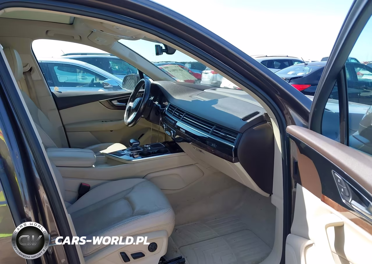 2017 Audi Q7 3.0T Premium VIN:WA1VAAF73HD020187 - 5
