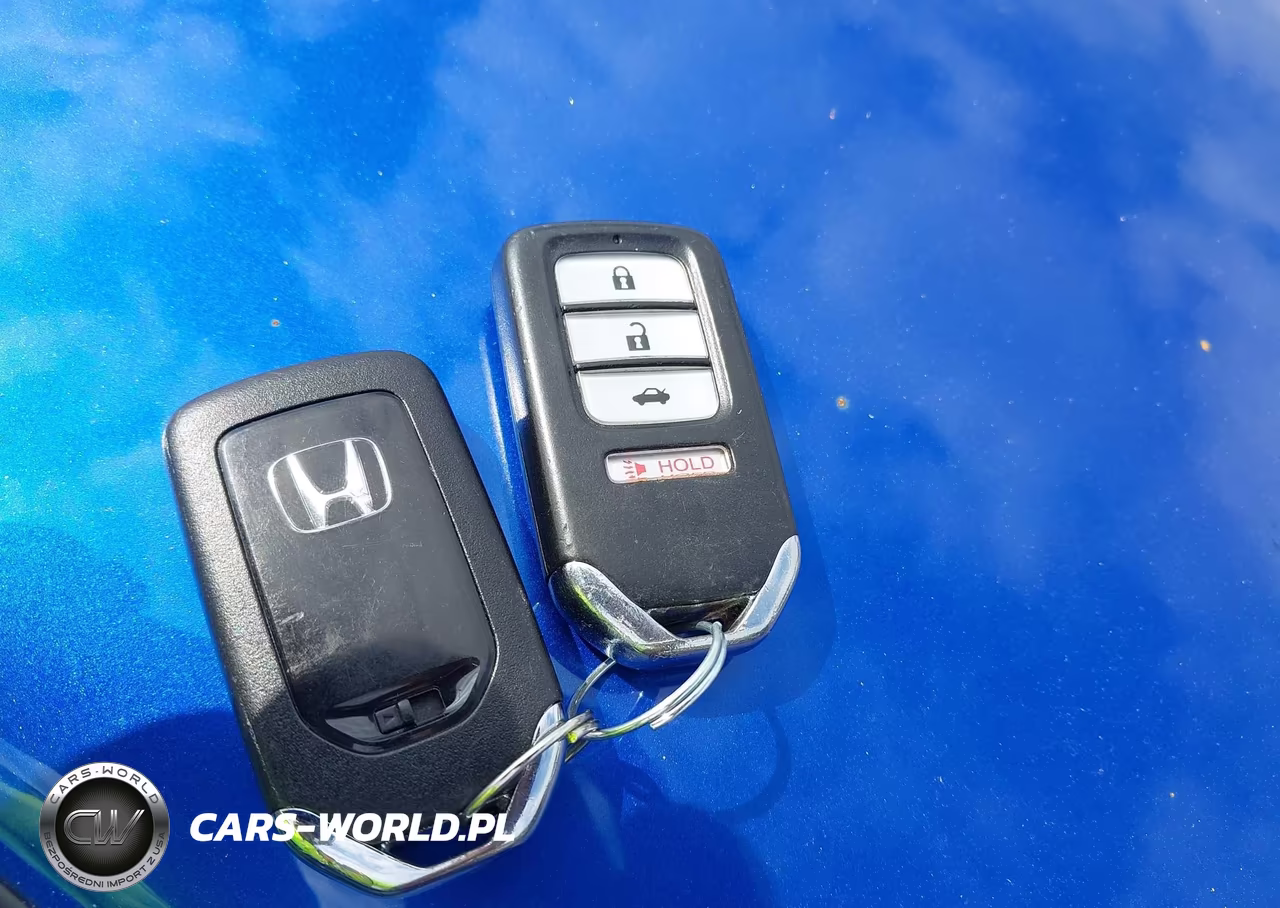 2017 Honda Civic Si VIN:2HGFC3A56HH755174 - 11