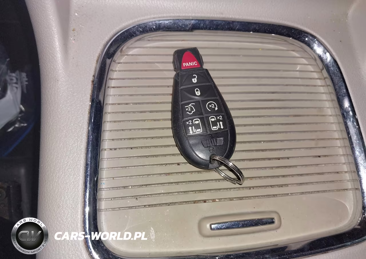 2013 Dodge Grand Caravan Crew VIN:2C4RDGDG8DR800472 - 11
