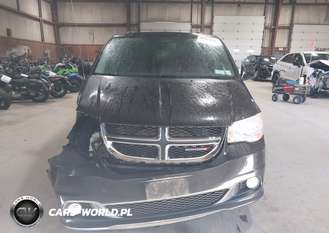 2013 Dodge Grand Caravan Crew VIN:2C4RDGDG8DR800472 - 13