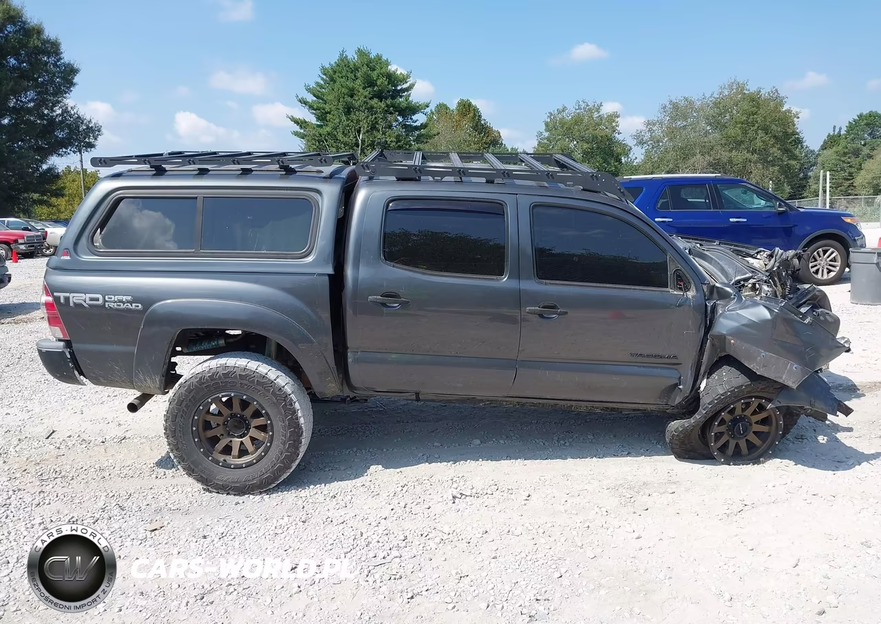 2015 Toyota Tacoma Base V6 VIN:3TMLU4EN6FM192270 - 12