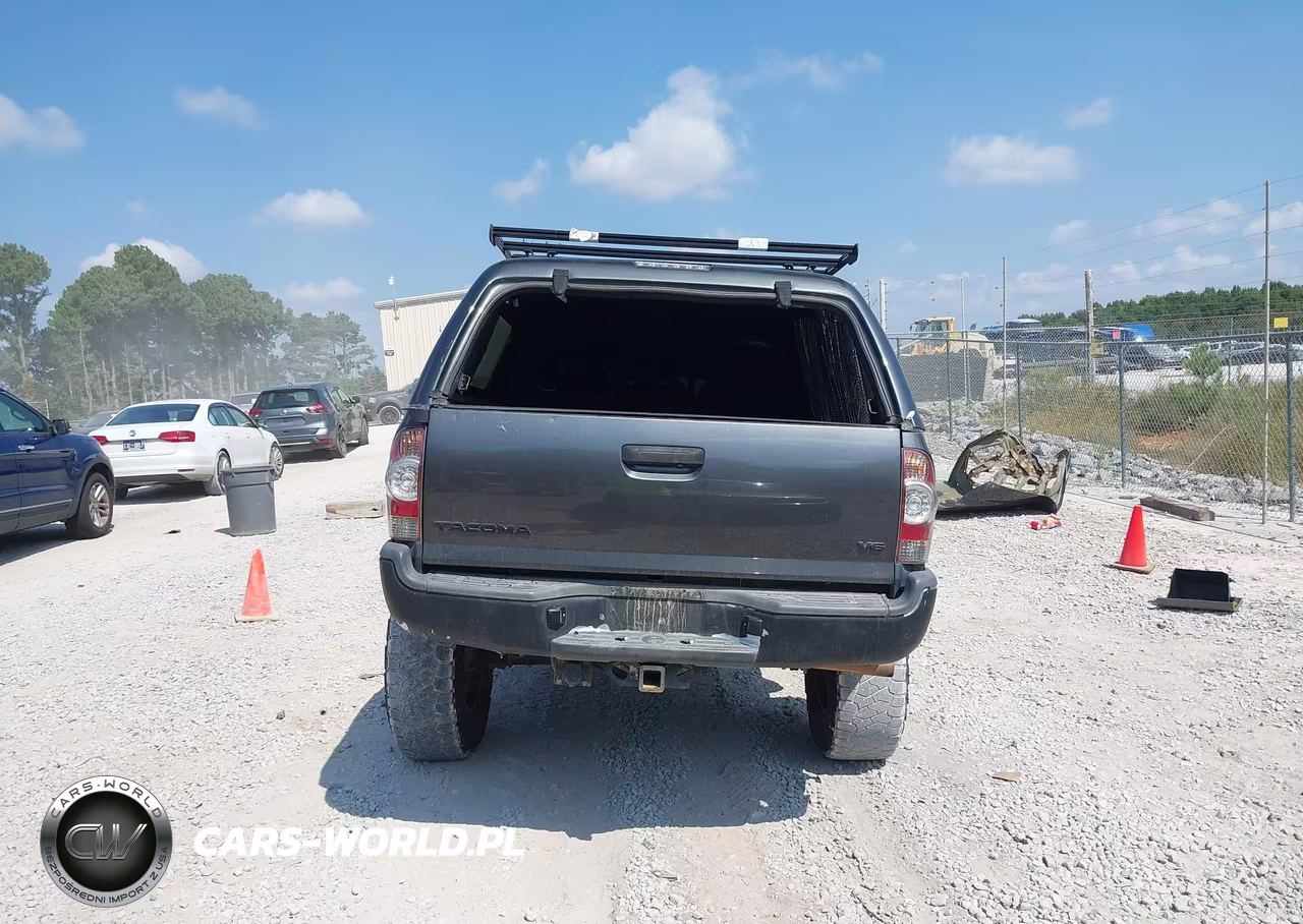 2015 Toyota Tacoma Base V6 VIN:3TMLU4EN6FM192270 - 15