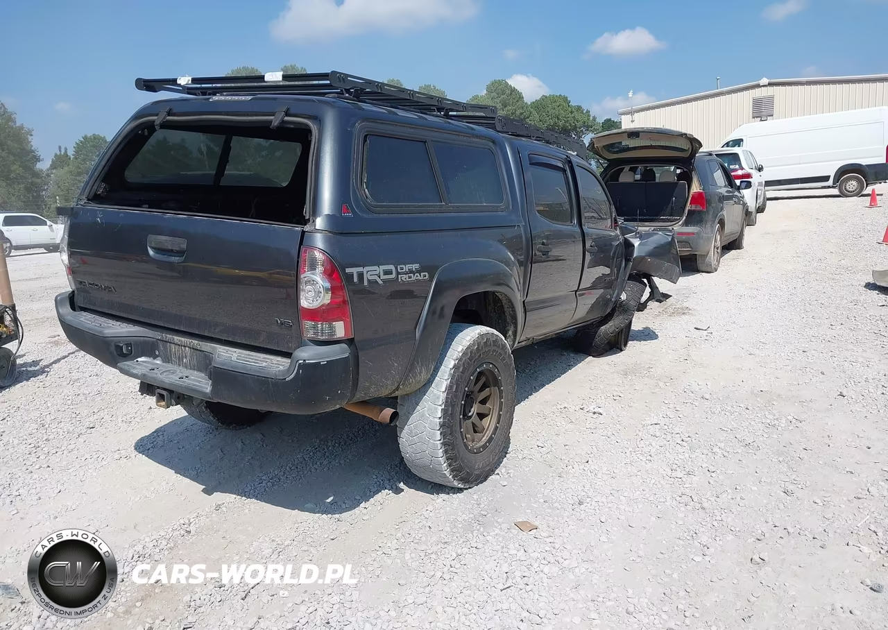 2015 Toyota Tacoma Base V6 VIN:3TMLU4EN6FM192270 - 4