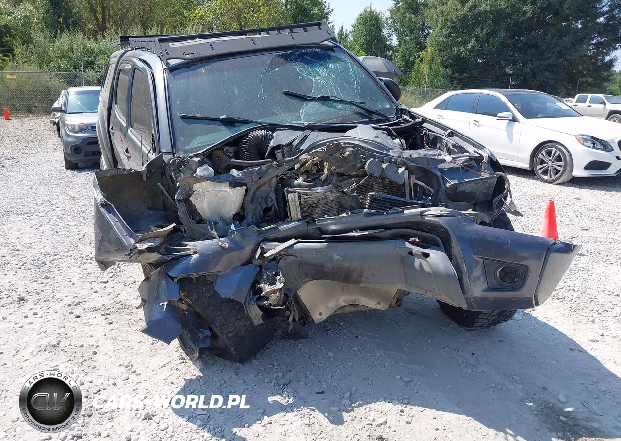 2015 Toyota Tacoma Base V6 VIN:3TMLU4EN6FM192270 - 6