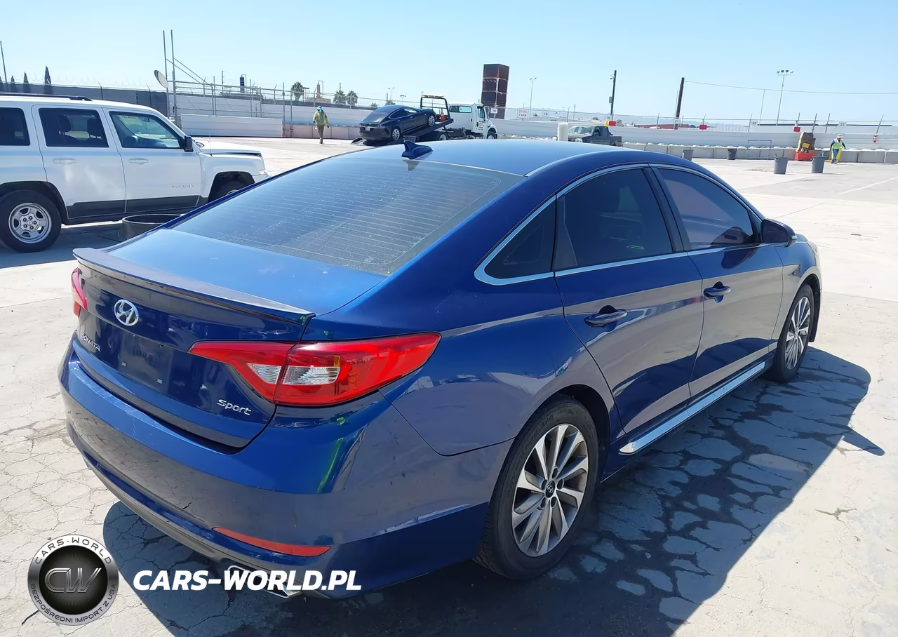 2015 Hyundai Sonata Sport VIN:5NPE34AF4FH098274 - 4