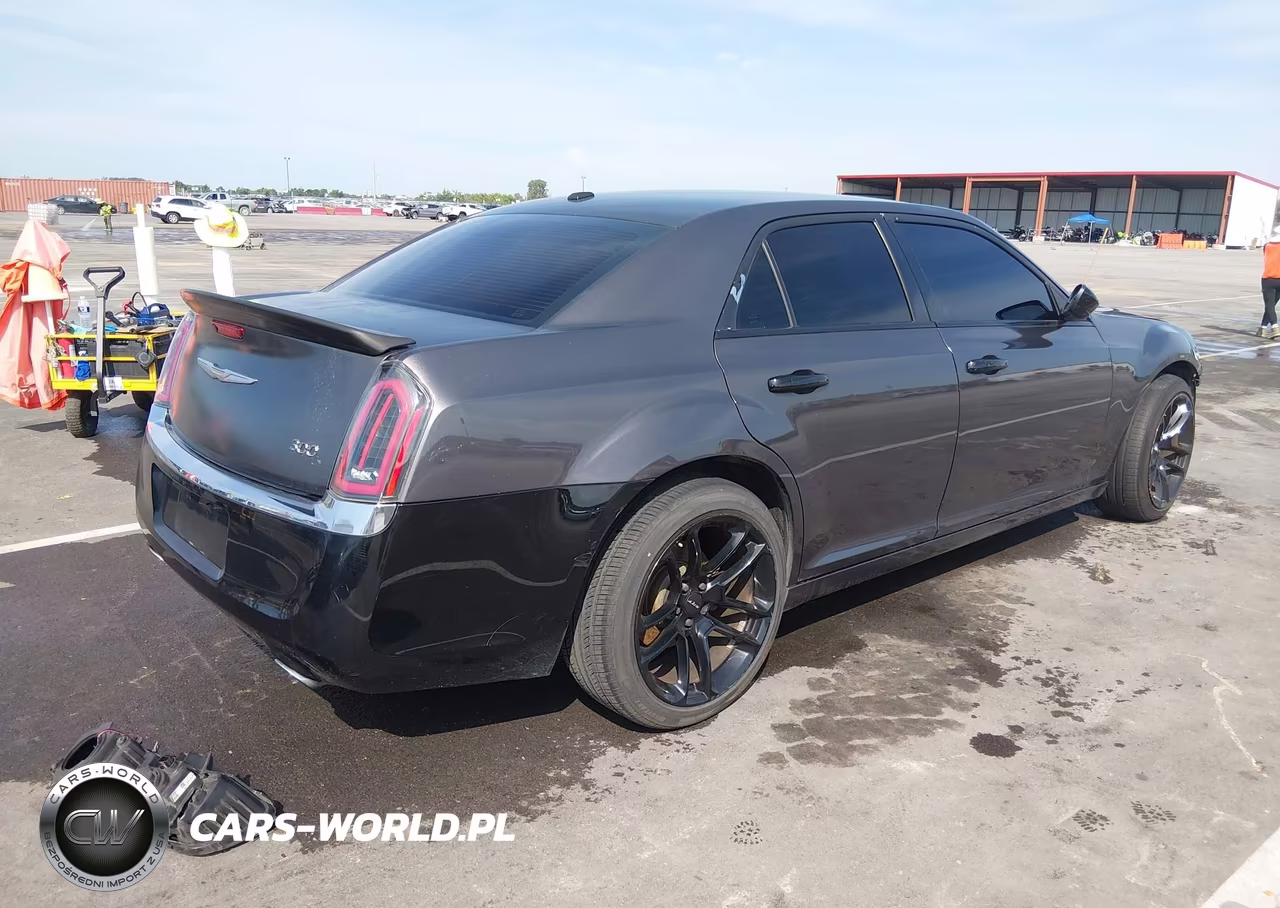 2013 Chrysler 300 Motown VIN:2C3CCARG8DH573695 - 4