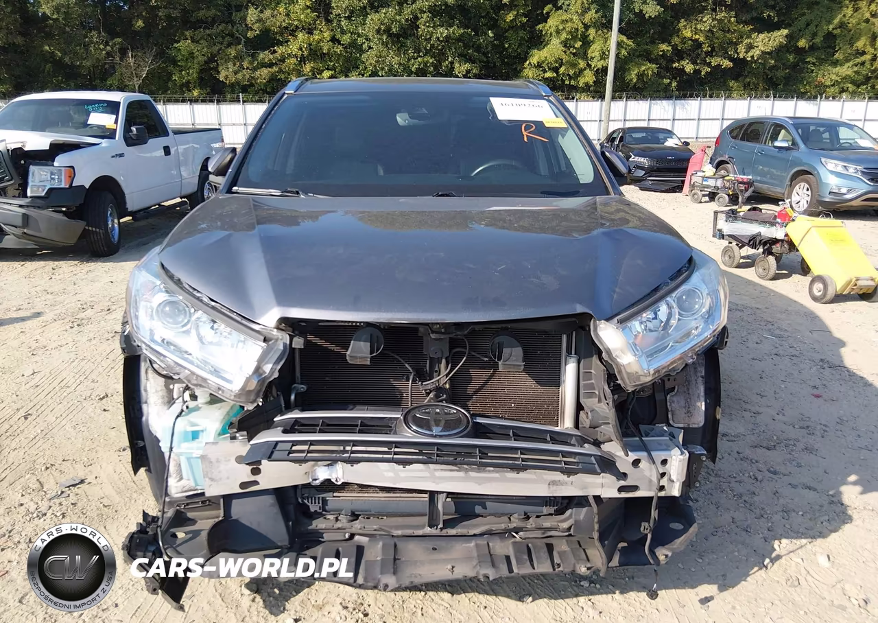 2018 Toyota Highlander Xle VIN:5TDKZRFH6JS549152 - 13