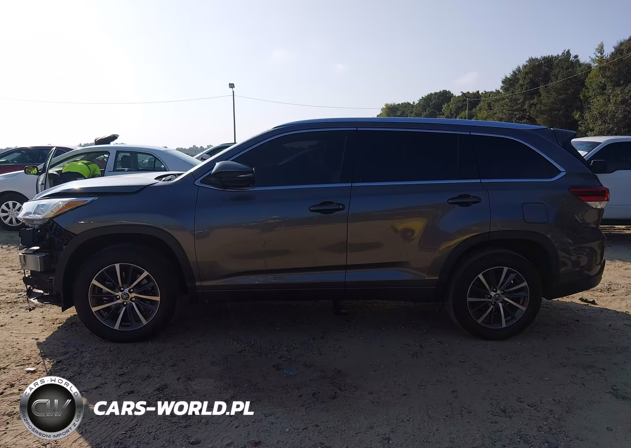 2018 Toyota Highlander Xle VIN:5TDKZRFH6JS549152 - 15