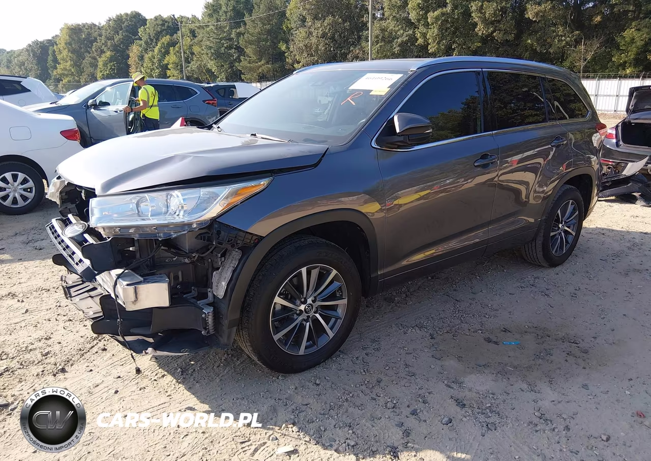 2018 Toyota Highlander Xle VIN:5TDKZRFH6JS549152 - 2