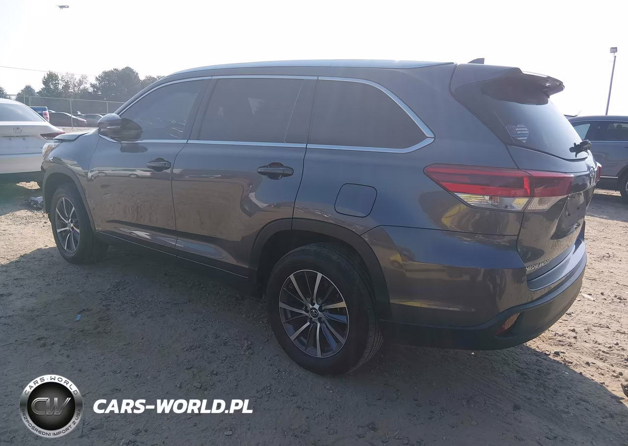 2018 Toyota Highlander Xle VIN:5TDKZRFH6JS549152 - 3