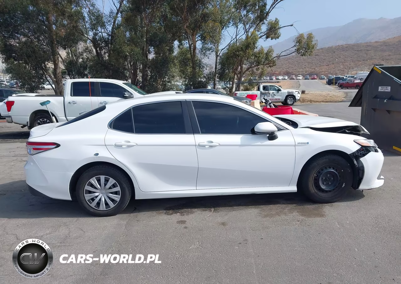2018 Toyota Camry Hybrid Le VIN:4T1B31HK8JU507570 - 13