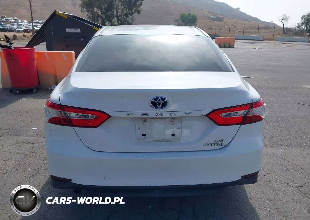 2018 Toyota Camry Hybrid Le VIN:4T1B31HK8JU507570 - 16
