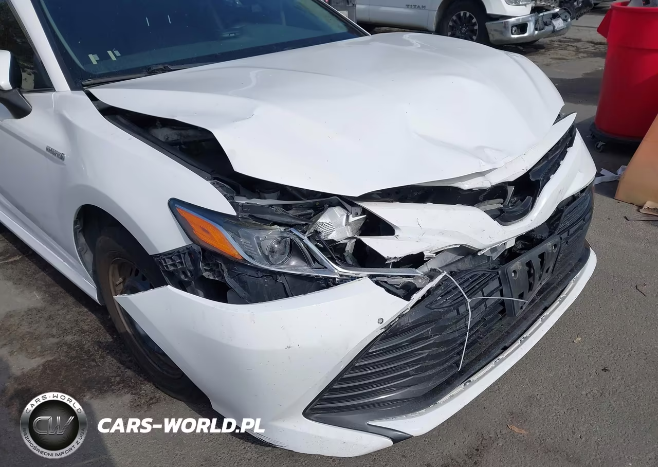 2018 Toyota Camry Hybrid Le VIN:4T1B31HK8JU507570 - 17