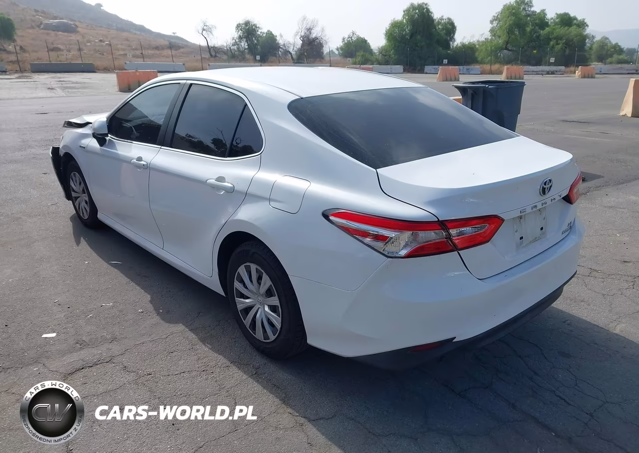 2018 Toyota Camry Hybrid Le VIN:4T1B31HK8JU507570 - 3
