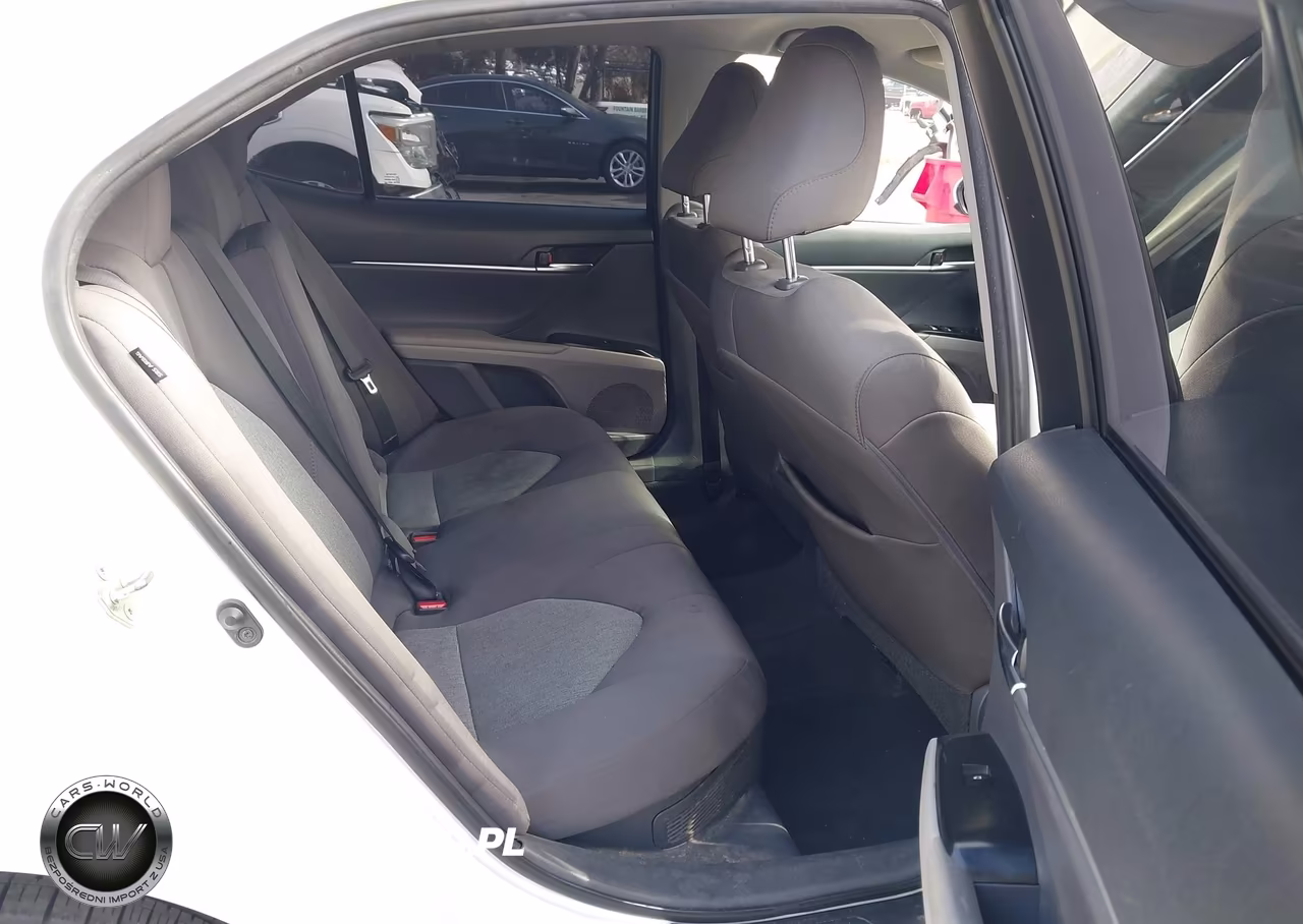2018 Toyota Camry Hybrid Le VIN:4T1B31HK8JU507570 - 8