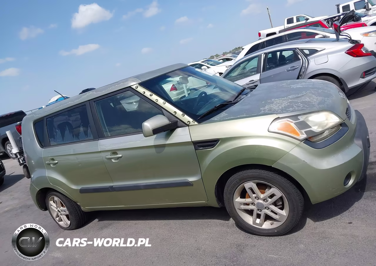 2011 Kia Soul + VIN:KNDJT2A24B7338633 - 13