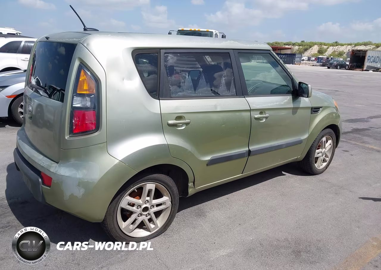 2011 Kia Soul + VIN:KNDJT2A24B7338633 - 4