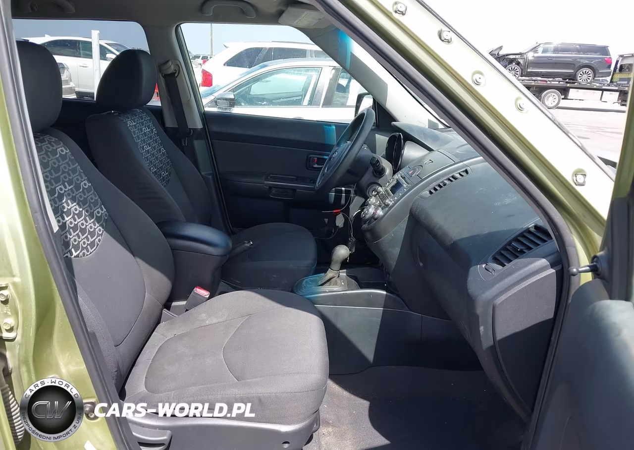 2011 Kia Soul + VIN:KNDJT2A24B7338633 - 5