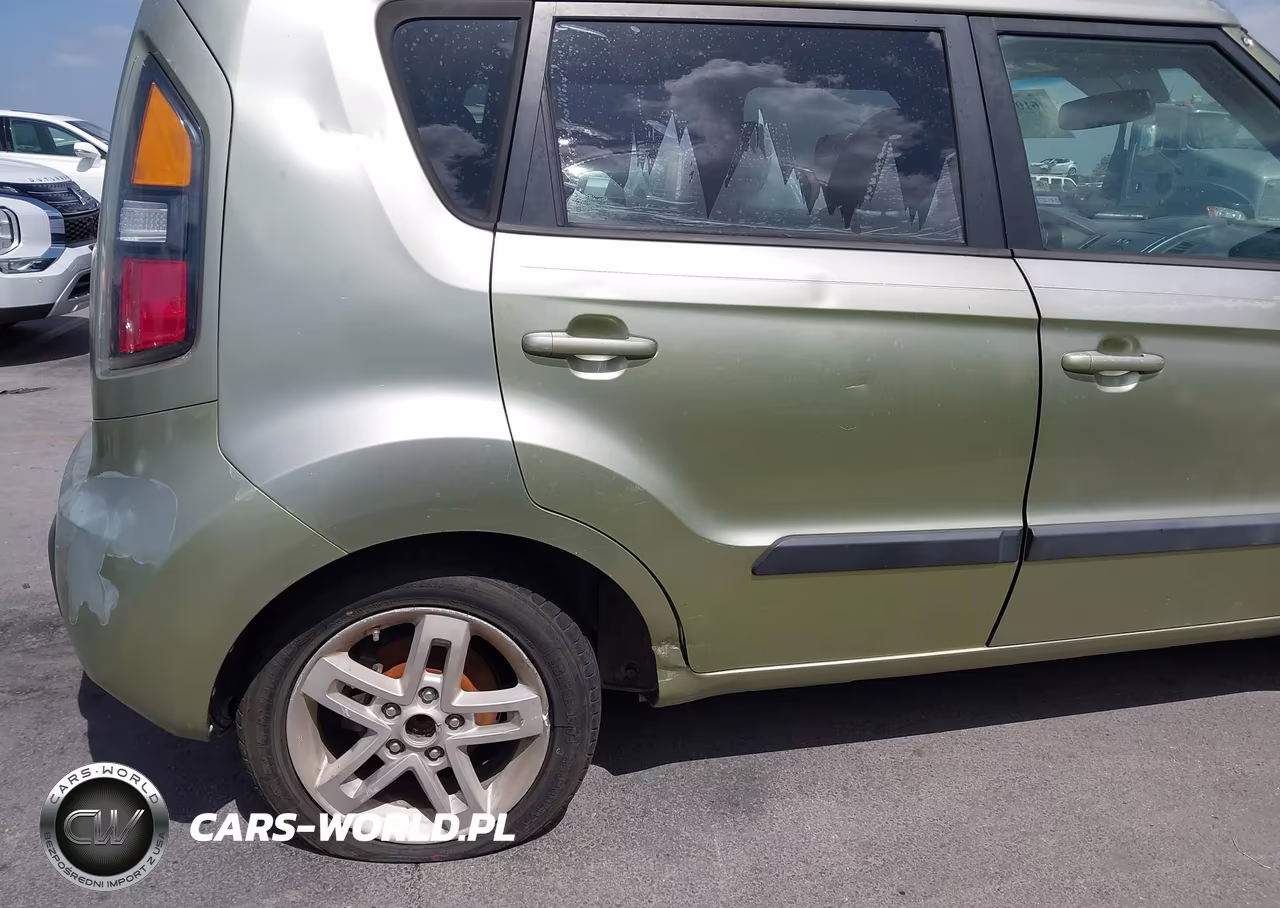 2011 Kia Soul + VIN:KNDJT2A24B7338633 - 6