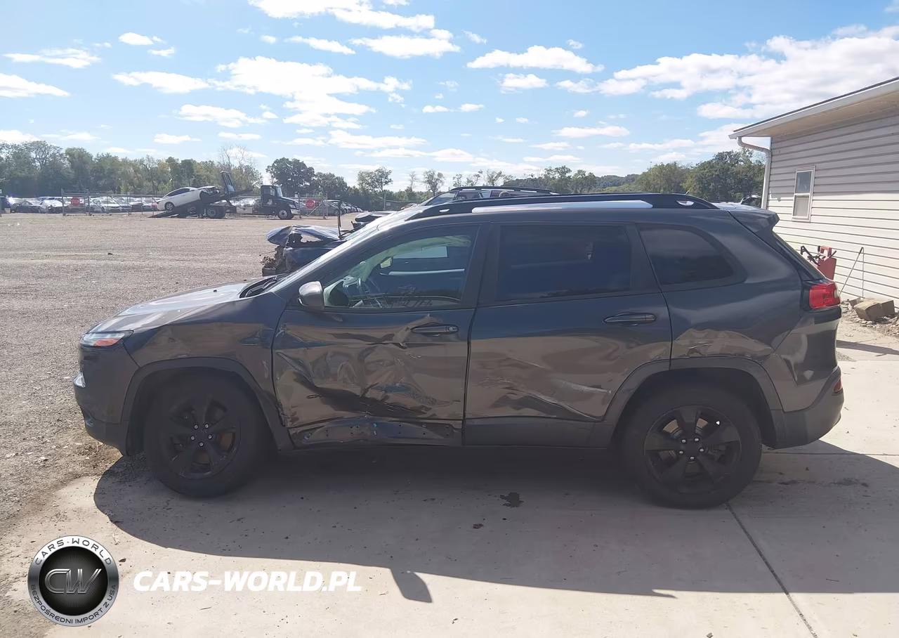 2015 Jeep Cherokee Latitude Altitude VIN:1C4PJMCS0FW750584 - 14