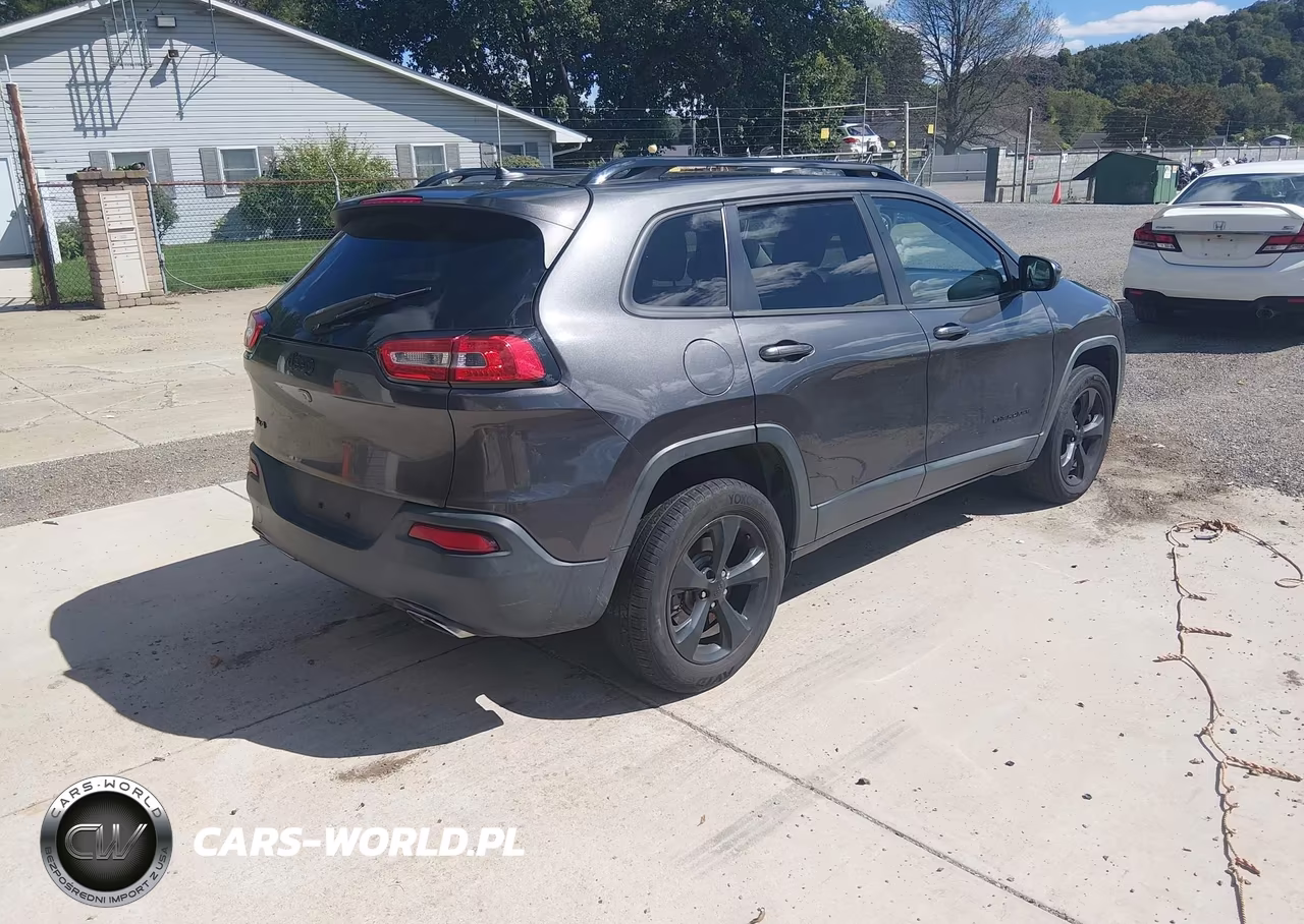 2015 Jeep Cherokee Latitude Altitude VIN:1C4PJMCS0FW750584 - 4