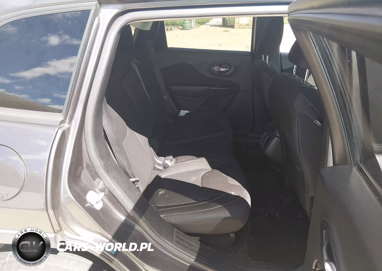 2015 Jeep Cherokee Latitude Altitude VIN:1C4PJMCS0FW750584 - 8