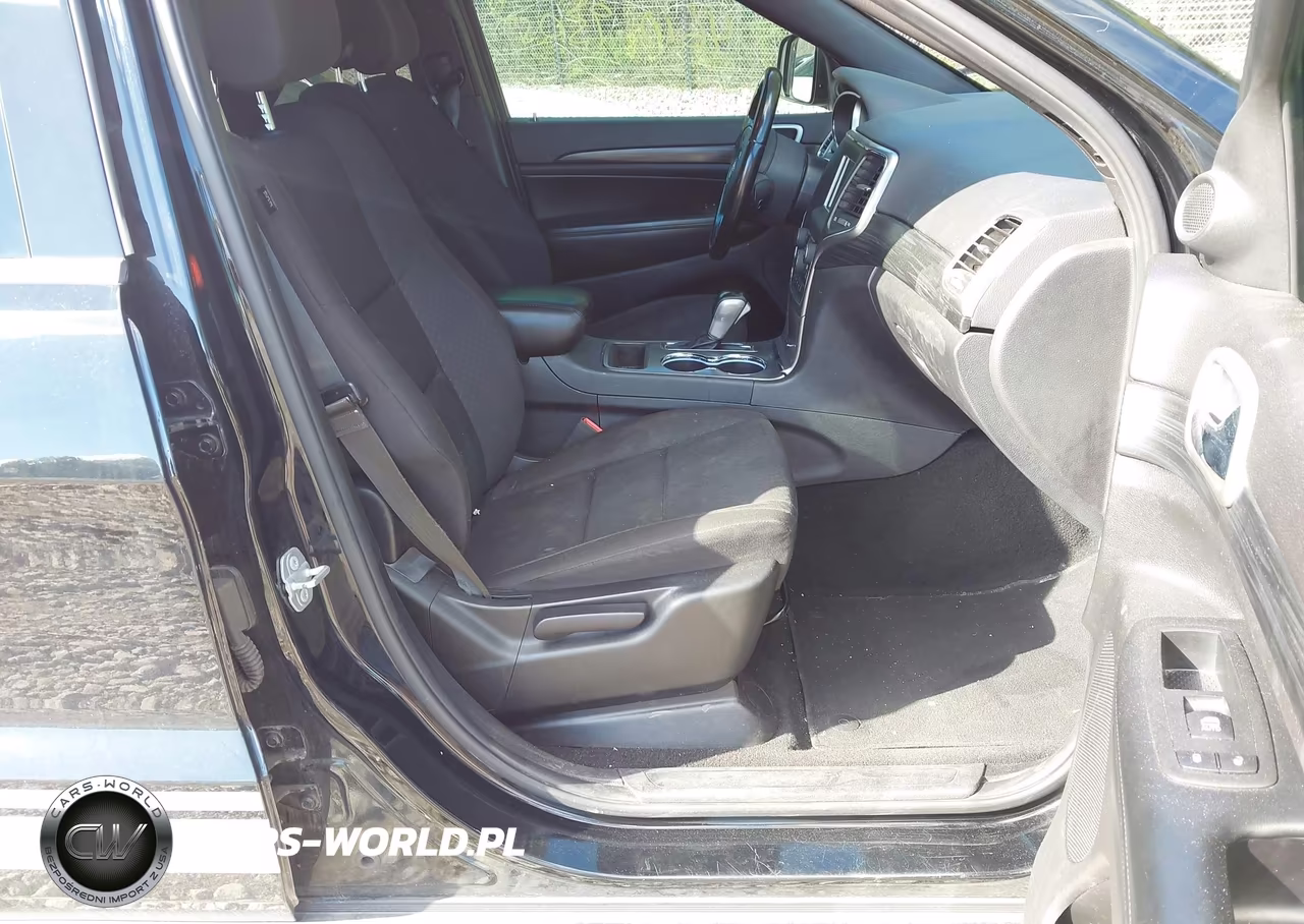 2020 Jeep Grand Cherokee Laredo E 4X4 VIN:1C4RJFAG5LC337074 - 5
