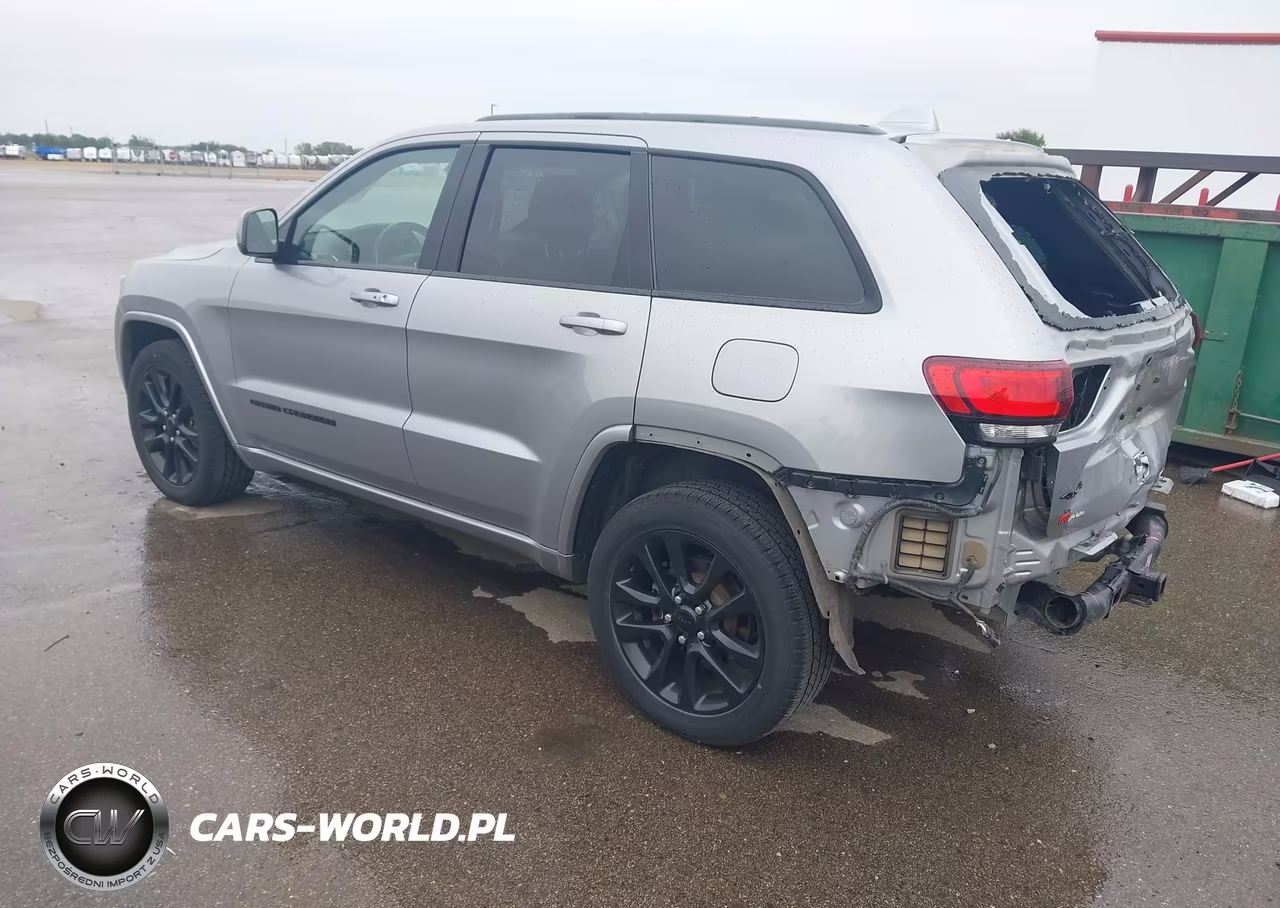 2018 Jeep Grand Cherokee Altitude 4X4 VIN:1C4RJFAG9JC237766 - 3