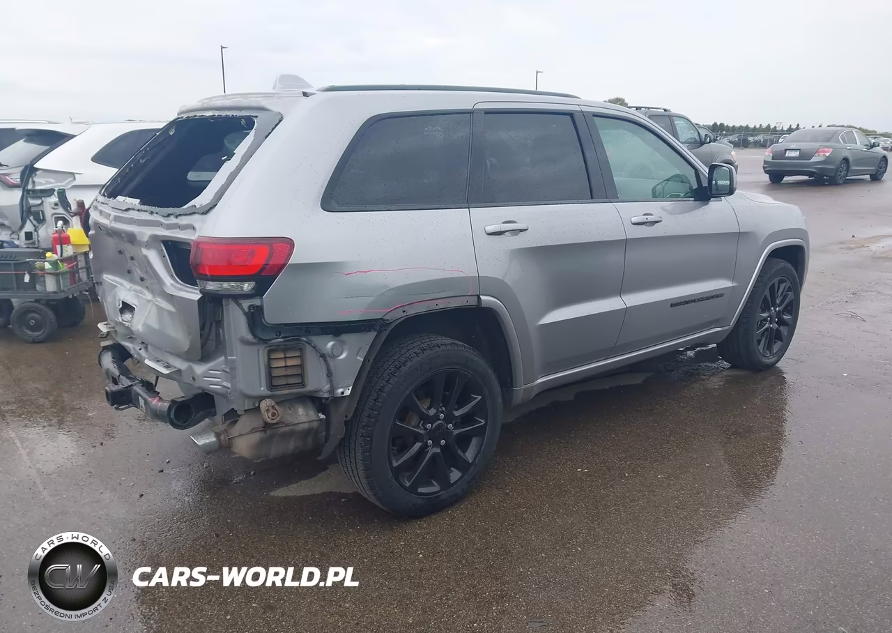 2018 Jeep Grand Cherokee Altitude 4X4 VIN:1C4RJFAG9JC237766 - 4