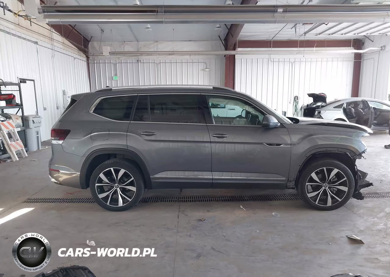 2024 Volkswagen Atlas 2.0T Sel Premium R-Line VIN:1V2FR2CAXRC522760 - 14
