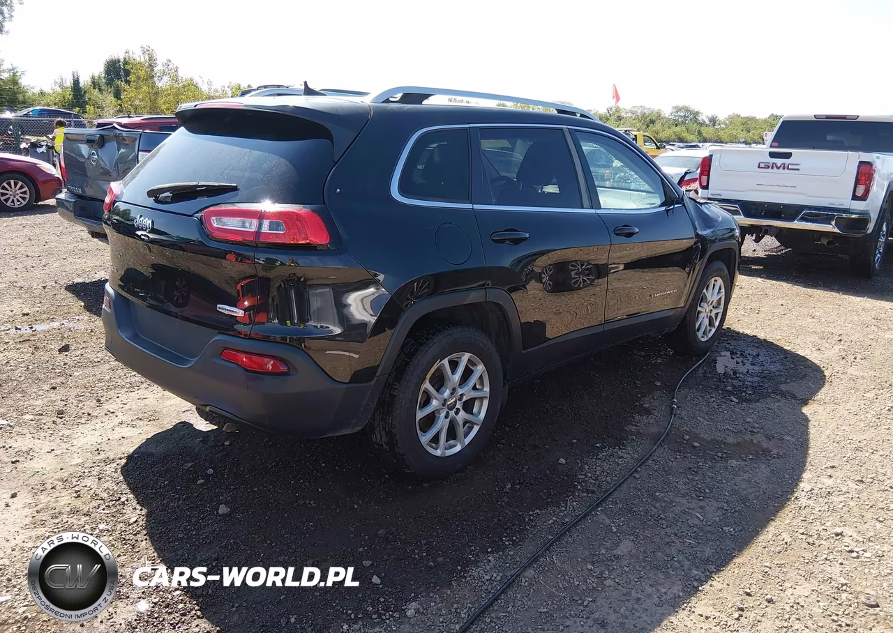 2016 Jeep Cherokee Latitude VIN:1C4PJMCB8GW287076 - 4