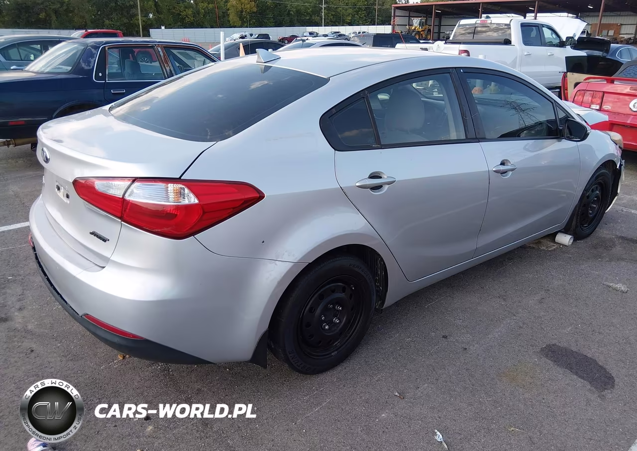 2015 Kia Forte Lx VIN:KNAFX4A67F5315032 - 4