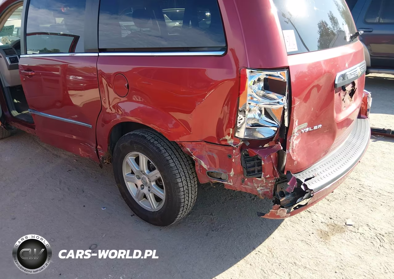 2010 Chrysler Town & Country Touring VIN:2A4RR5D18AR136827 - 6