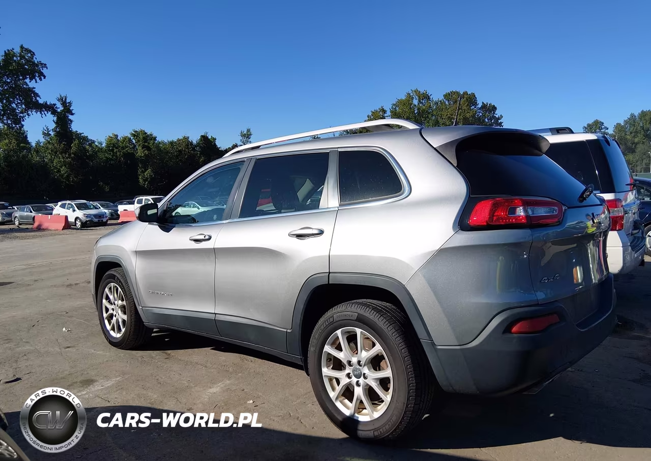 2016 Jeep Cherokee Latitude VIN:1C4PJMCS5GW221231 - 14
