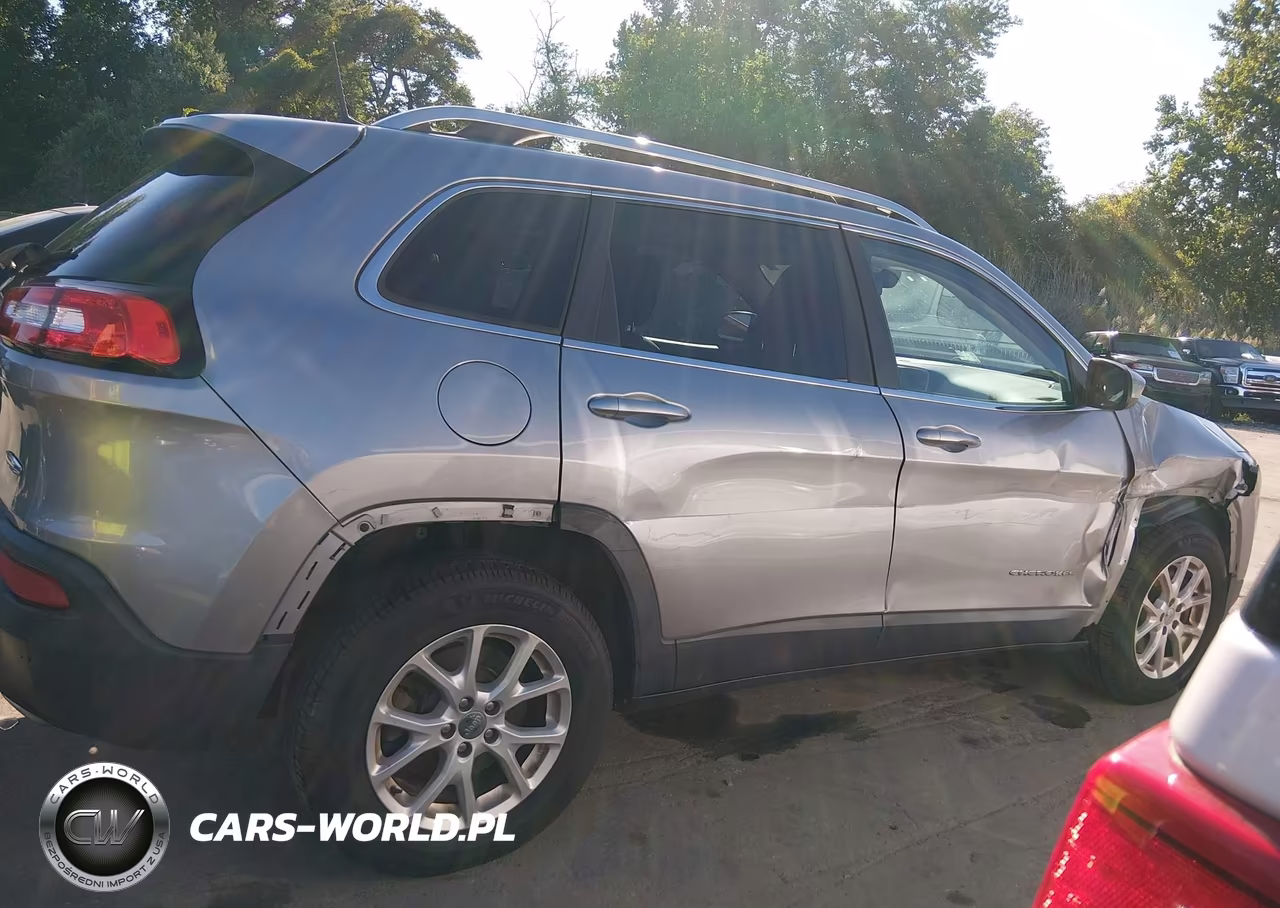 2016 Jeep Cherokee Latitude VIN:1C4PJMCS5GW221231 - 6