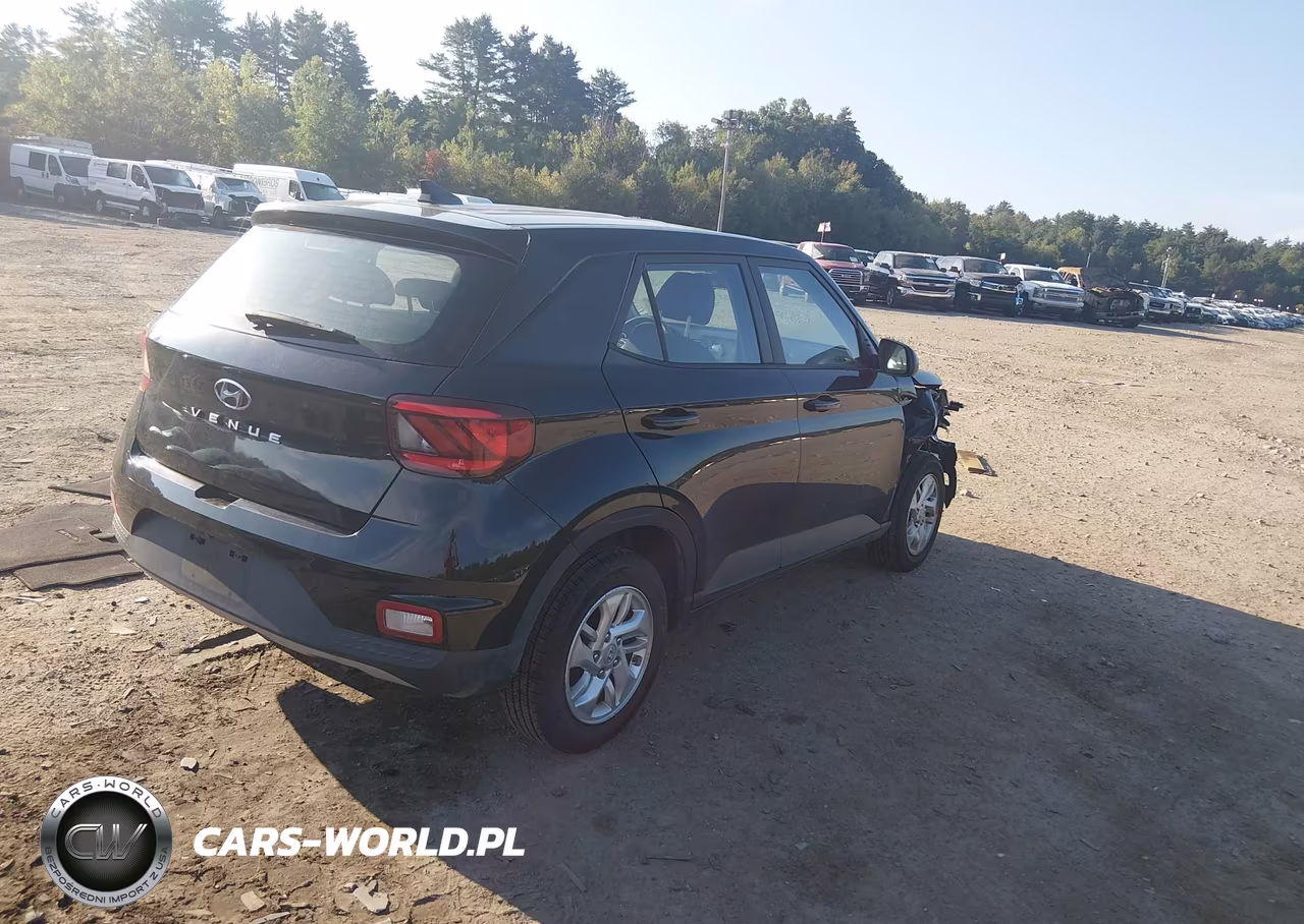 2021 Hyundai Venue Se VIN:KMHRB8A30MU100330 - 4