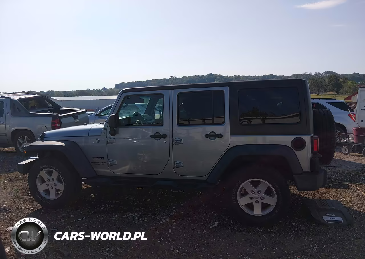 2015 Jeep Wrangler Unlimited Sport VIN:1C4BJWDG8FL657670 - 14