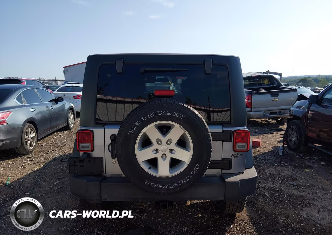 2015 Jeep Wrangler Unlimited Sport VIN:1C4BJWDG8FL657670 - 16