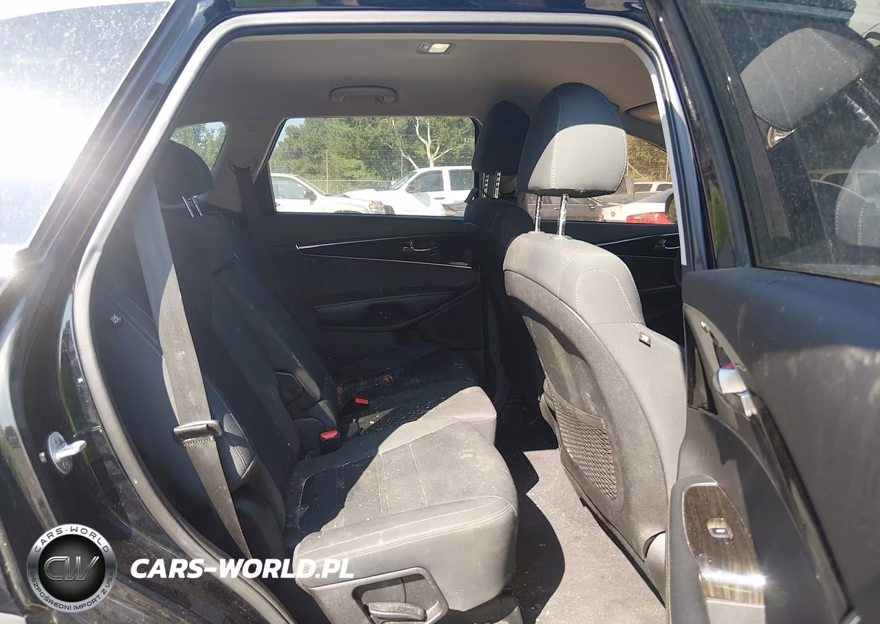 2019 Kia Sorento 2.4L L VIN:5XYPG4A31KG593679 - 8
