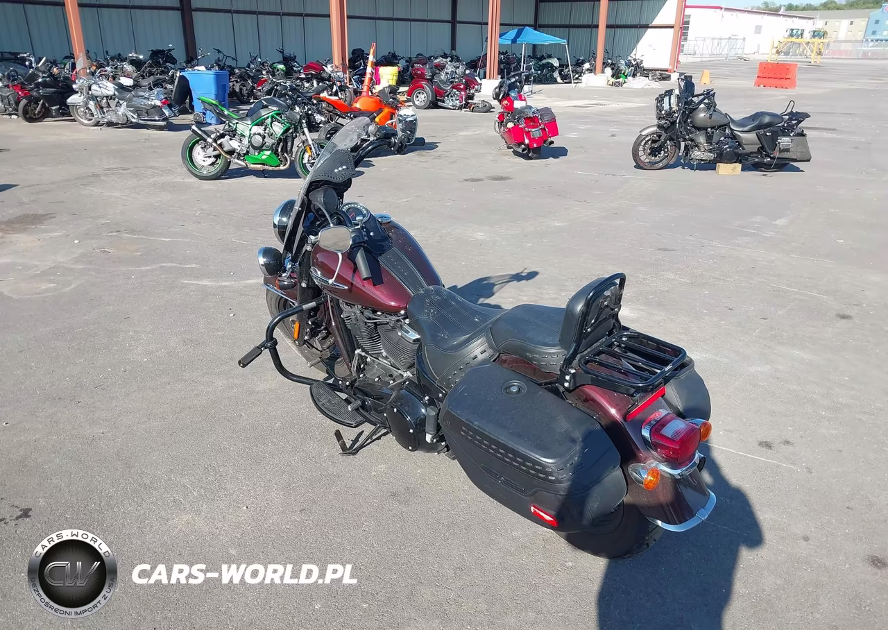 2018 Harley-Davidson Flhc Heritage Classic VIN:1HD1YAJ13JC031610 - 3