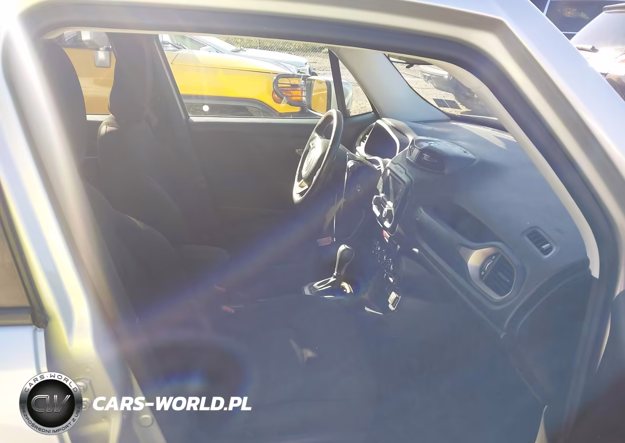 2015 Jeep Renegade Latitude VIN:ZACCJABT2FPB31487 - 5